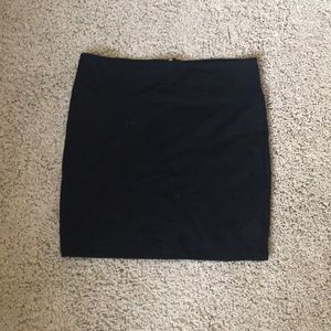 Black fitted skirt